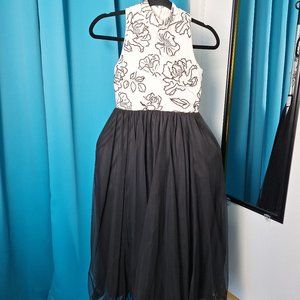 Girls Formal Long Dress Size 10 Black/white/silver